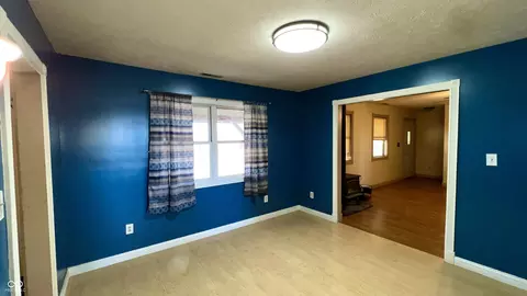 Living - 10517 N Barnard Rd, Pendleton, IN 46064 photo 2 of 7
