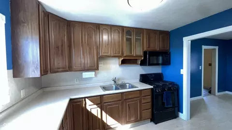 Kitchen - 10517 N Barnard Rd, Pendleton, IN 46064 photo 3 of 3