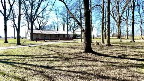 Exterior - 10517 N Barnard Rd, Pendleton, IN 46064 photo 9 of 18