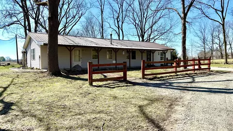 10517 N Barnard Rd, Pendleton, IN 46064