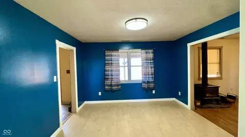 Living - 10517 N Barnard Rd, Pendleton, IN 46064 photo 1 of 7