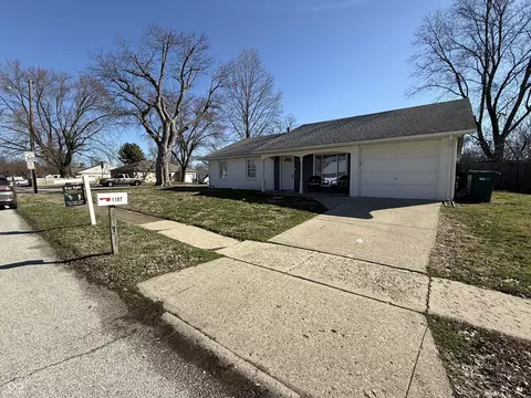 1107 Ridgewood Dr, Plainfield, IN 46168 photo 3