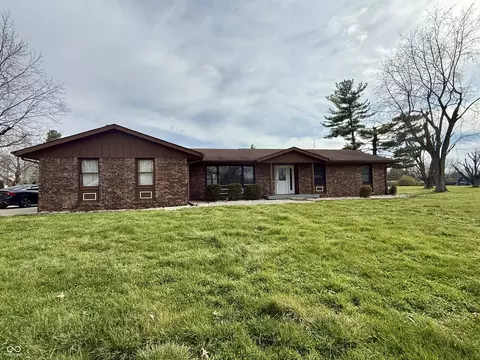 3993 Cedar Ln, Greenwood, IN 46143