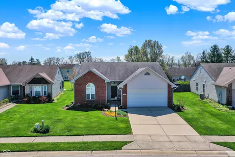 6113 White Birch Dr, Fishers, IN 46038