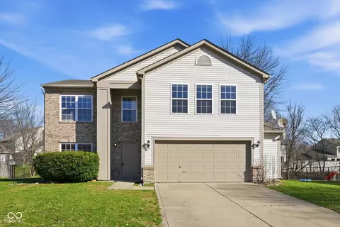4324 Blue Spruce Ct, Greenwood, IN 46143