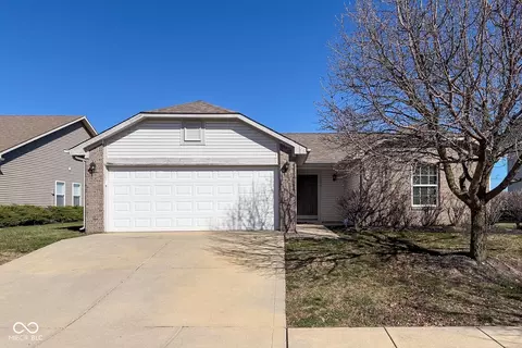 11194 Black Gold Dr, Noblesville, IN 46060