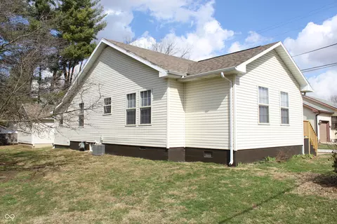 1113 Avenue D St, Greencastle, IN 46135