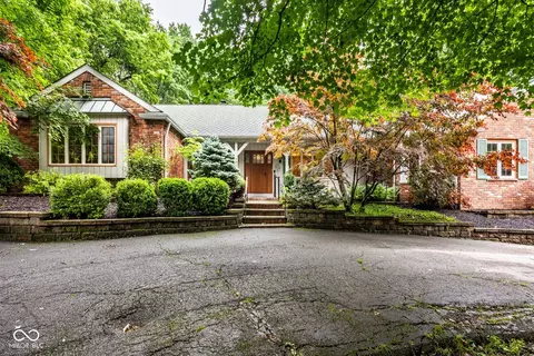 7235 Whitehall Dr, Indianapolis, IN 46256