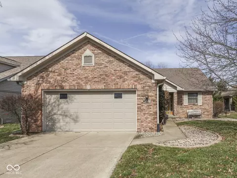 1132 Kay Dr, Greenwood, IN 46142