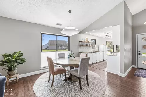 Dining - 5802 White Lick Ct, Plainfield, IN 46168 photo 2 of 4