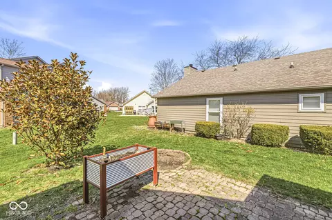 Exterior - 5802 White Lick Ct, Plainfield, IN 46168 photo 4 of 9