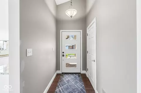 Entry Way - 5802 White Lick Ct, Plainfield, IN 46168 photo 3 of 4