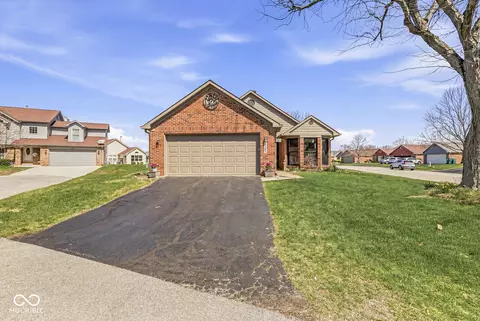 Exterior - 5802 White Lick Ct, Plainfield, IN 46168 photo 8 of 9