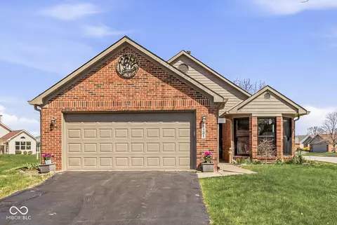 Exterior - 5802 White Lick Ct, Plainfield, IN 46168 photo 7 of 9