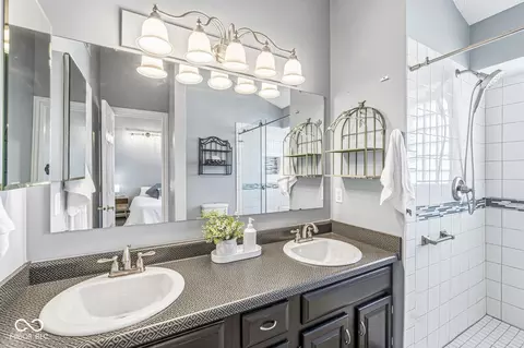 Bath - 5802 White Lick Ct, Plainfield, IN 46168 photo 1 of 3