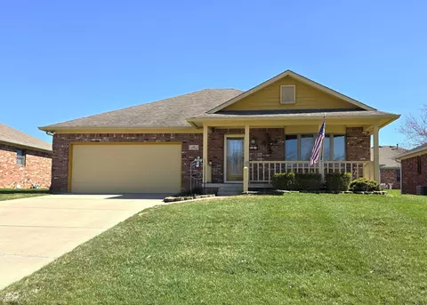 205 Locust Ln, Mooresville, IN 46158