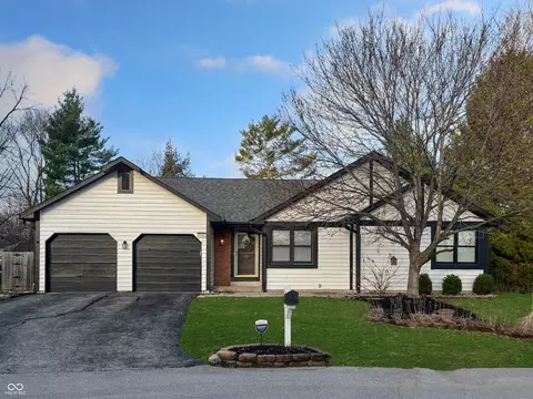 8140 Menlo Court Dr W, Indianapolis, IN 46240