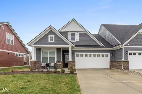 825 Stone Trace Ct, Avon, IN 46123