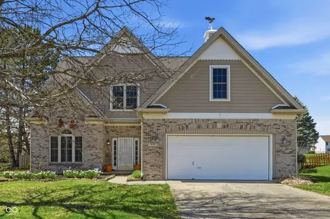 1036 Spanish Lake Dr, Avon, IN 46123