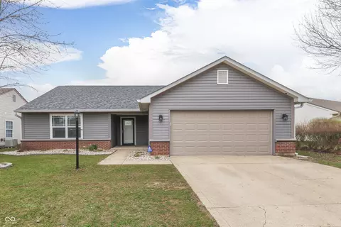 8042 Southern Trails Pl, Indianapolis, IN 46237