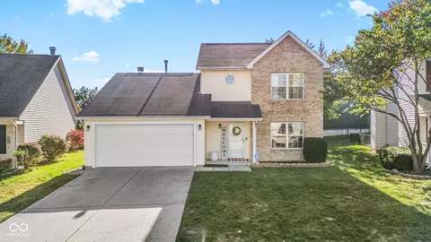 14910 Oak Rd, Carmel, IN 46033