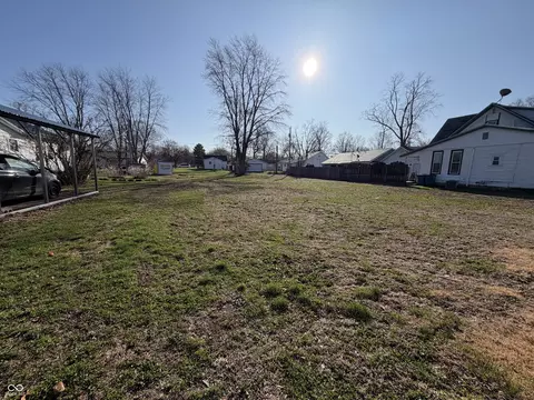 914 6th St, Covington, IN 47932 photo 3