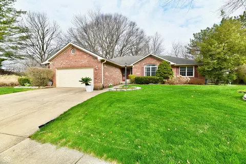 8518 Lockwood Pl, Indianapolis, IN 46217