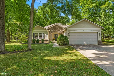 5000 Willow Rd, Zionsville, IN 46077