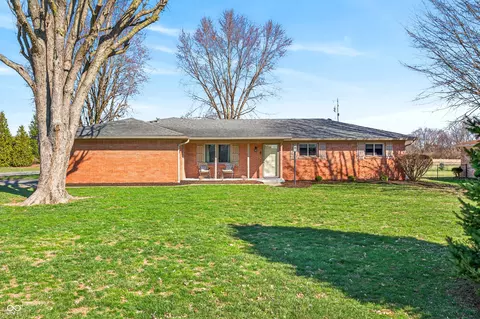 5520 W Walnut St, Greenwood, IN 46142