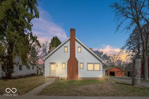 206 E Main St, New Market, IN 47965