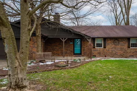 Exterior - 100 E Michelle Ln, Pendleton, IN 46064 photo 2 of 3
