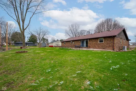 Exterior - 100 E Michelle Ln, Pendleton, IN 46064 photo 3 of 3