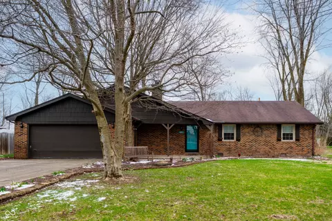 100 E Michelle Ln, Pendleton, IN 46064