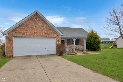 367 Grove Ct, Greenwood, IN 46142