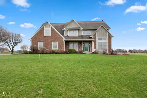 3627 S Southway Dr, New Palestine, IN 46163