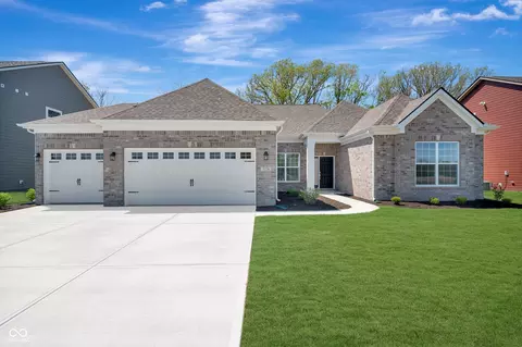 5226 Jacaranda Dr, Indianapolis, IN 46239