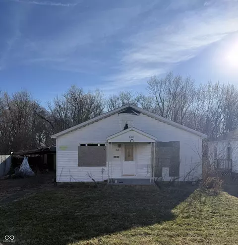 810 S Franklin St, Oakland City, IN 47660