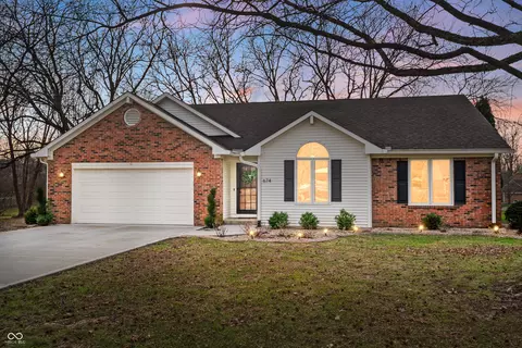 674 S Windmill Trl, Greenwood, IN 46142