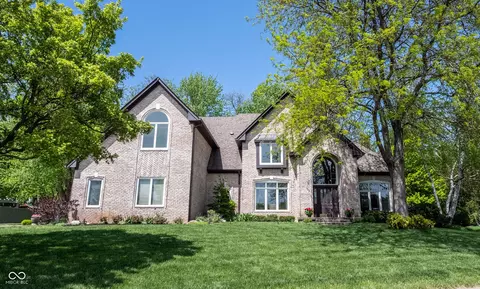 5574 Canton Dr, Carmel, IN 46033