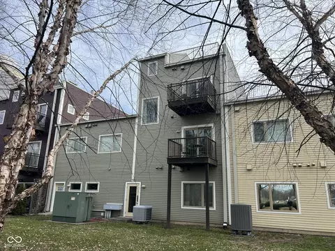 Exterior - 1014 Jackson St, Columbus, IN 47201 photo 15 of 17