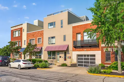 1014 Jackson St, Columbus, IN 47201