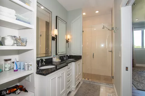 Bath - 1014 Jackson St, Columbus, IN 47201 photo 5 of 8