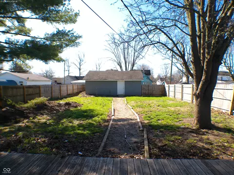 Exterior - 531 Jackson St, Hope, IN 47246 photo 5 of 6