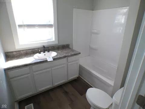 Bath - 531 Jackson St, Hope, IN 47246 photo 1 of 1