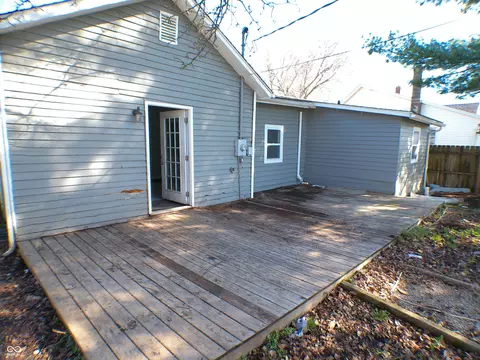 Exterior - 531 Jackson St, Hope, IN 47246 photo 6 of 6