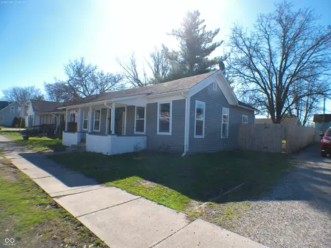 Exterior - 531 Jackson St, Hope, IN 47246 photo 2 of 6