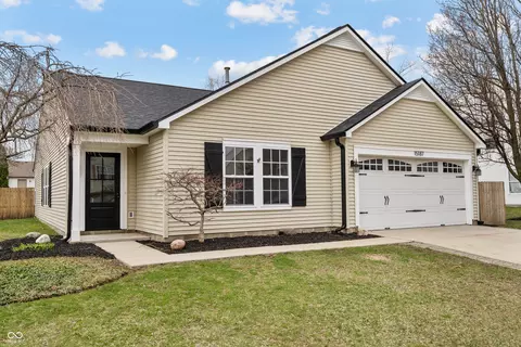 15187 Redcliff Dr, Noblesville, IN 46062