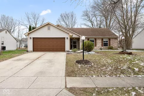 5321 Pine Hill Dr, Noblesville, IN 46062