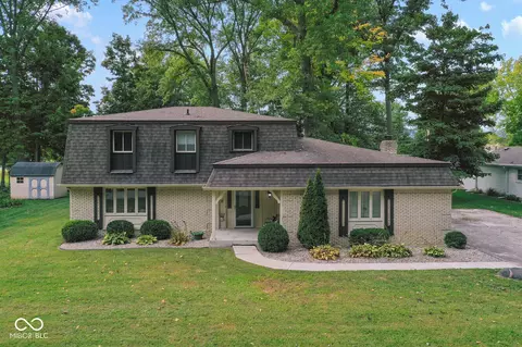 412 Woodland West Dr, Greenfield, IN 46140