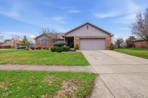 242 Pinnacle Ln, Plainfield, IN 46168